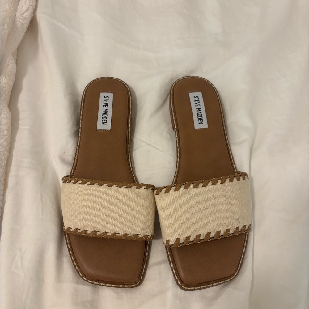 Steve Madden Brown and Cream Slide Sandals